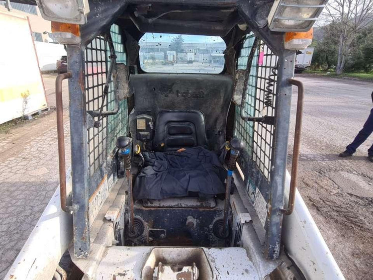 Minicarregadeira Bobcat 753